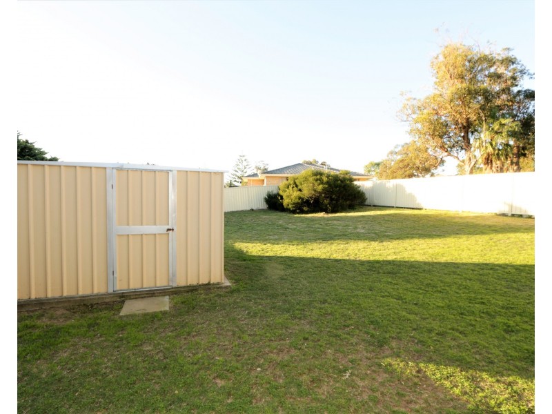 14 Whatman Way, Withers WA 6230