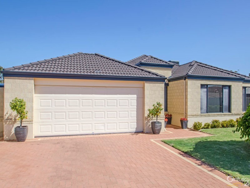 6 Clare Row, College Grove WA 6230