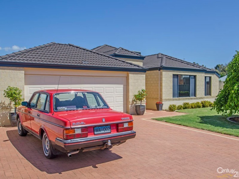 6 Clare Row, College Grove WA 6230