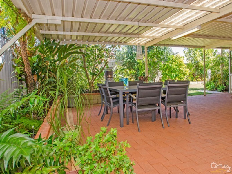 6 Clare Row, College Grove WA 6230