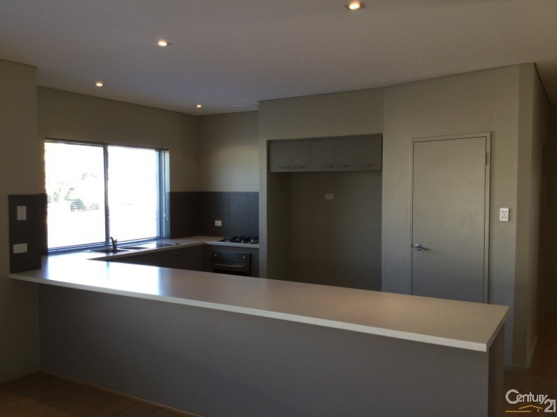 21 Greenough Place, Millbridge WA 6232