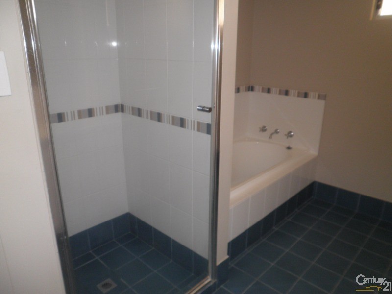 21 Greenough Place, Millbridge WA 6232