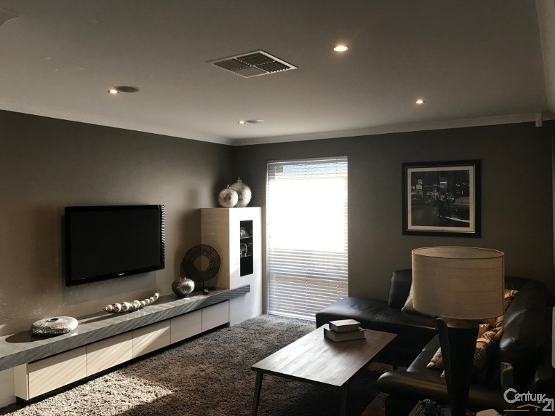 54 Millbridge Boulevard, Millbridge WA 6232