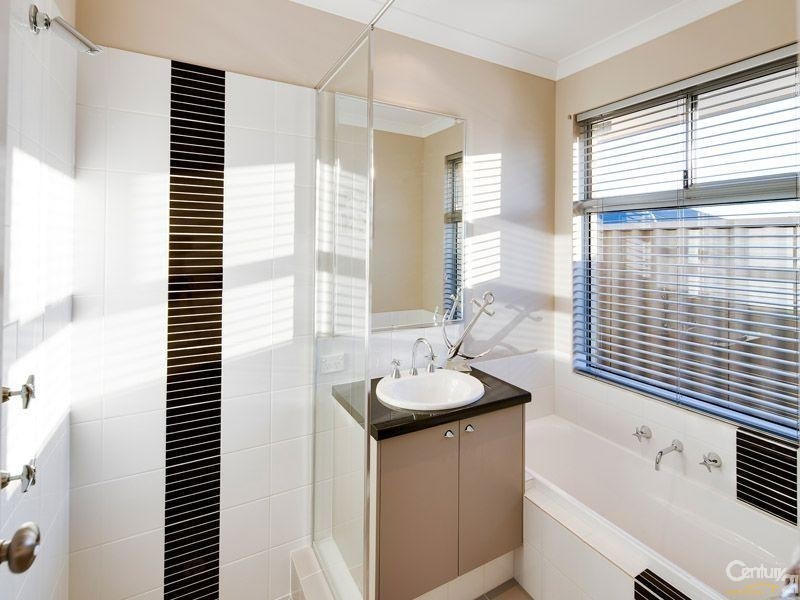 54 Millbridge Boulevard, Millbridge WA 6232