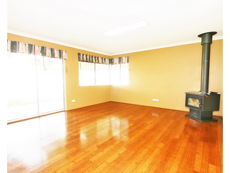 13 Claret Grove, Eaton WA 6232