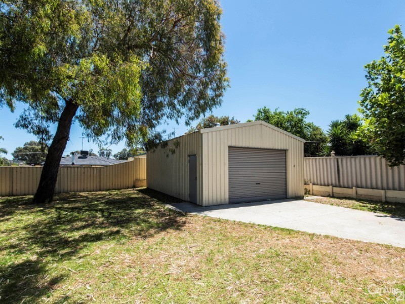 4 Crews Court, Withers WA 6230