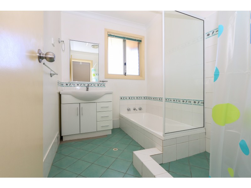 10 Jacaranda Crescent, Withers WA 6230