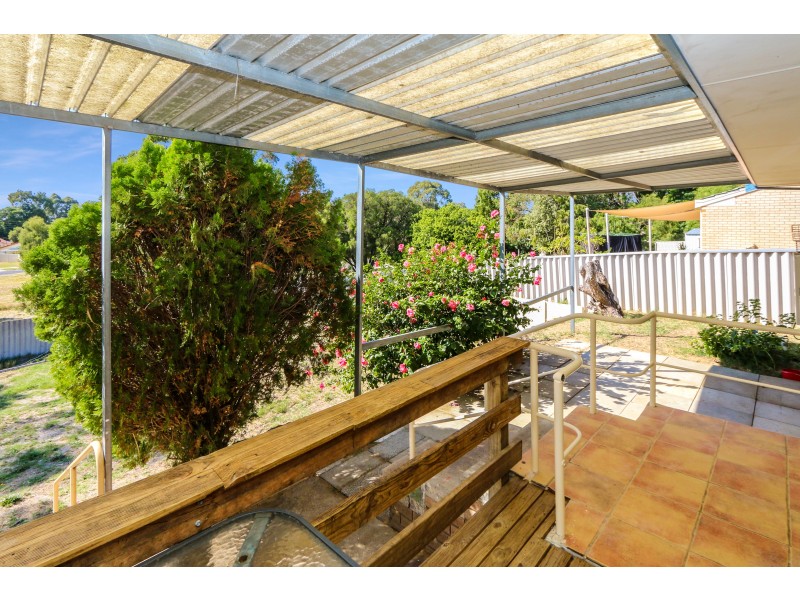 10 Jacaranda Crescent, Withers WA 6230