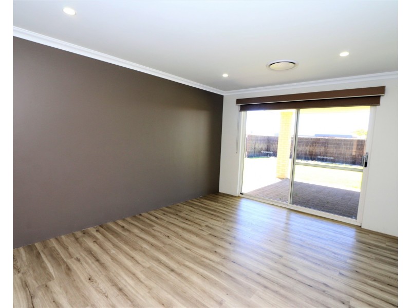 12 Chestnut Boulevard, Millbridge WA 6232