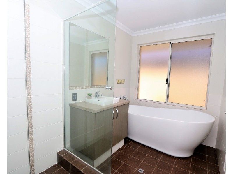 12 Chestnut Boulevard, Millbridge WA 6232