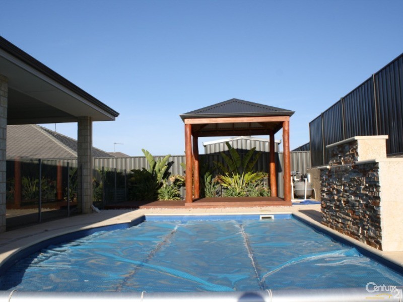 11 Henderson Crescent, Australind WA 6233