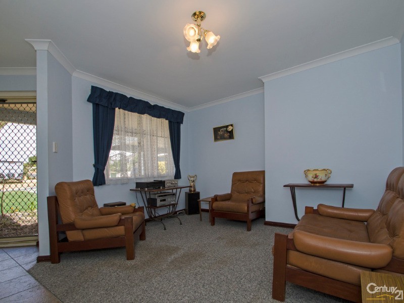 8 Christchurch Place, College Grove WA 6230