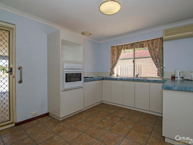 8 Christchurch Place, College Grove WA 6230