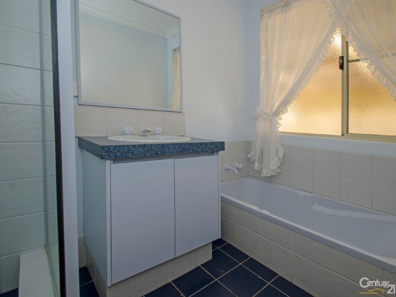 8 Christchurch Place, College Grove WA 6230