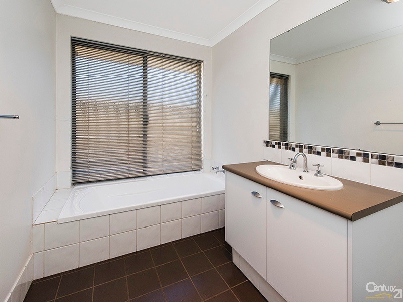 2 Jindalee Way, Millbridge WA 6232