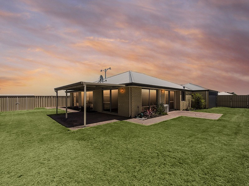2 Jindalee Way, Millbridge WA 6232