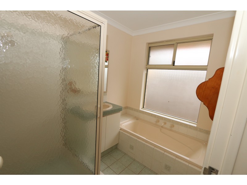 19 Scarlet Drive, Glen Iris WA 6230