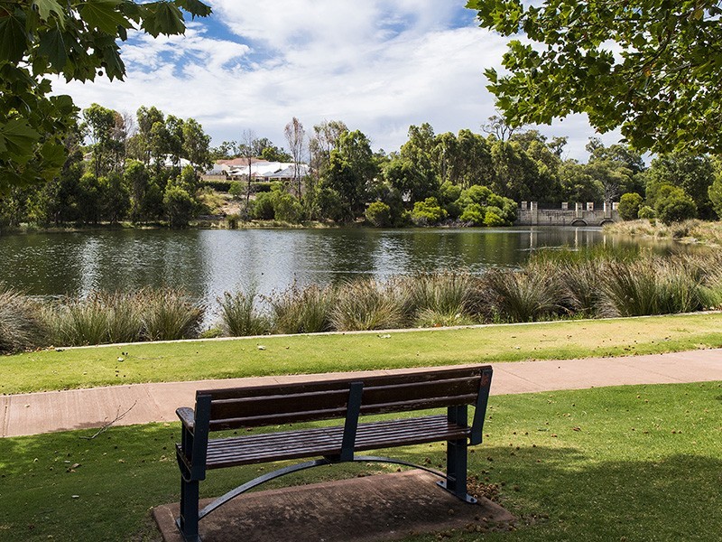 9 Bonanza Road, Dalyellup WA 6230
