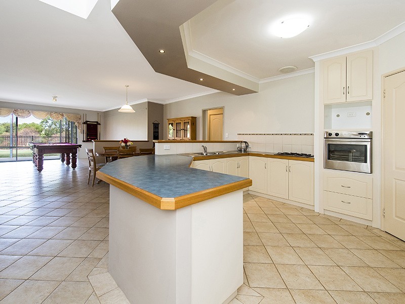 9 Bonanza Road, Dalyellup WA 6230