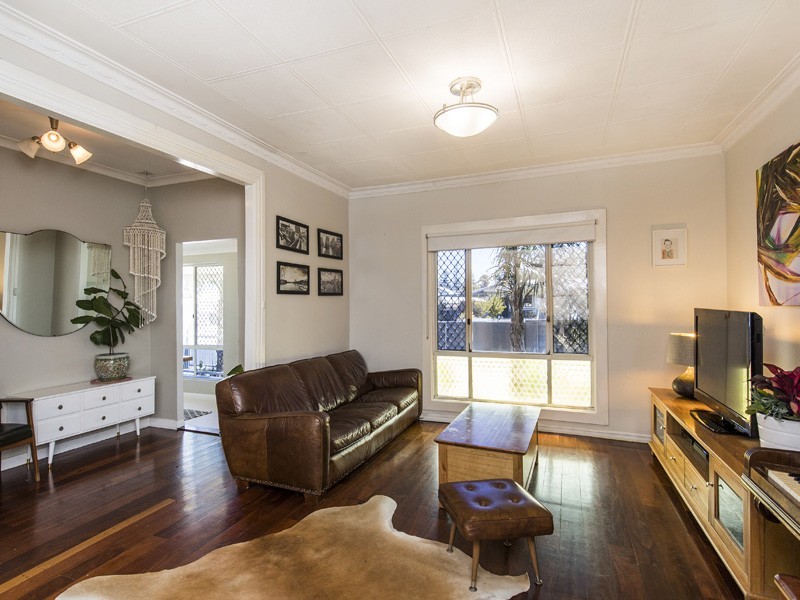 13 Moolyeen road, Carey Park WA 6230
