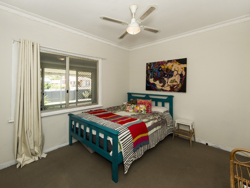 13 Moolyeen road, Carey Park WA 6230