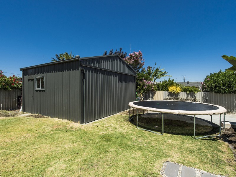 13 Moolyeen road, Carey Park WA 6230