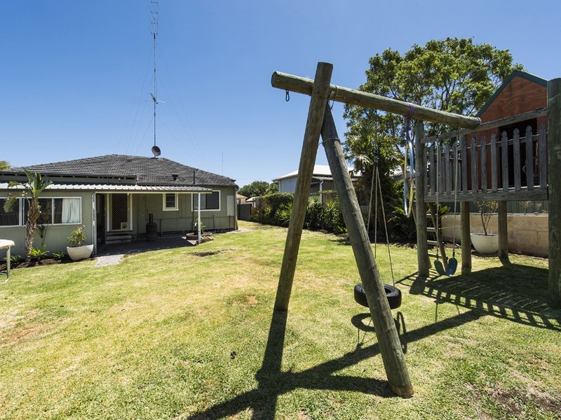 13 Moolyeen road, Carey Park WA 6230