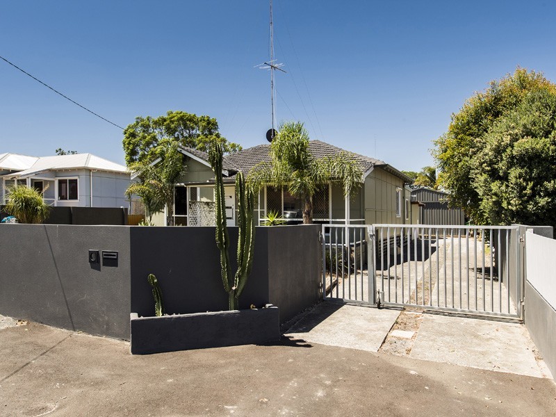 13 Moolyeen road, Carey Park WA 6230