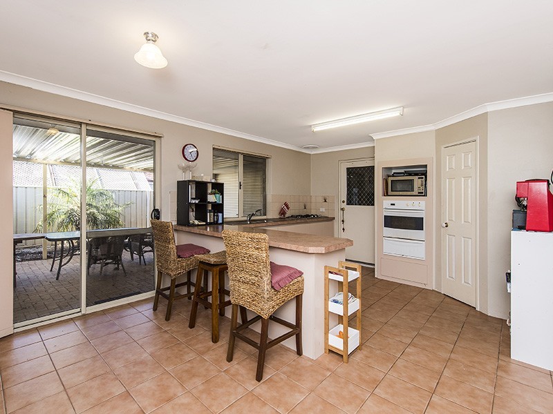 22 Lusitano Avenue, Eaton WA 6232