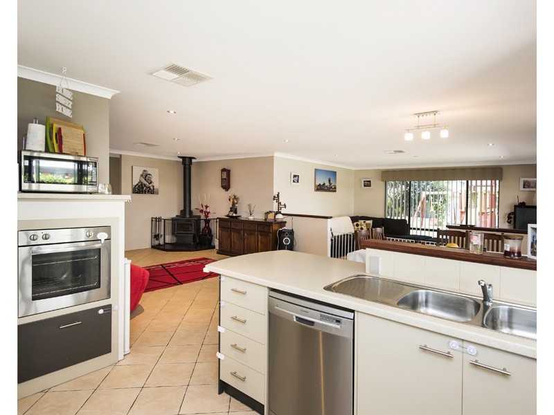 86 The Boulevard, Australind WA 6233