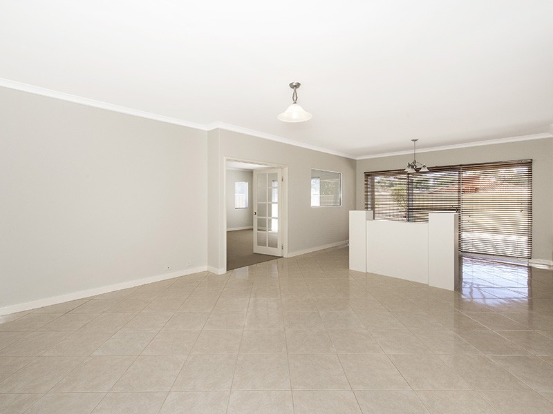 16 Possum Way, College Grove WA 6230