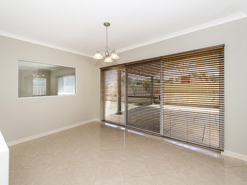 16 Possum Way, College Grove WA 6230