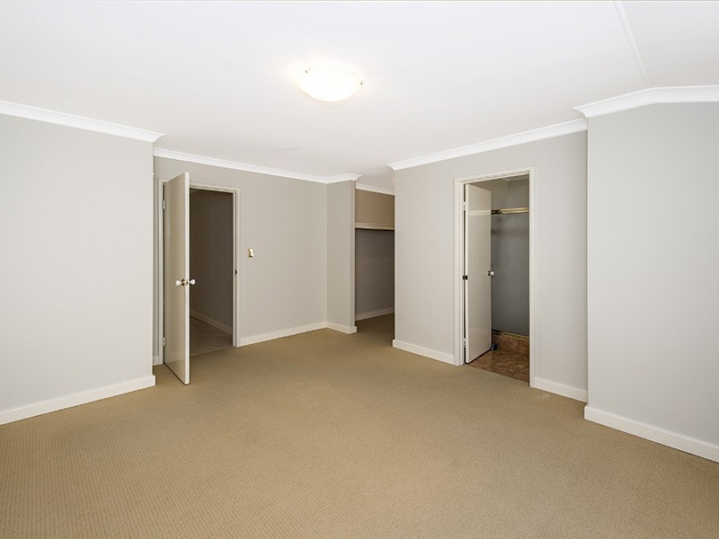 16 Possum Way, College Grove WA 6230