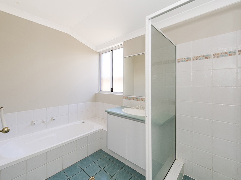 16 Possum Way, College Grove WA 6230