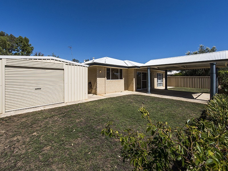 16 Possum Way, College Grove WA 6230