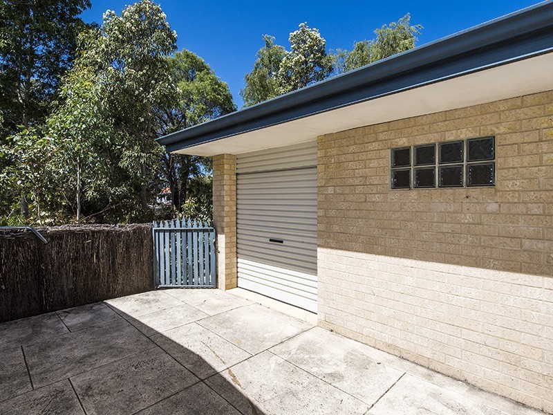 16 Possum Way, College Grove WA 6230