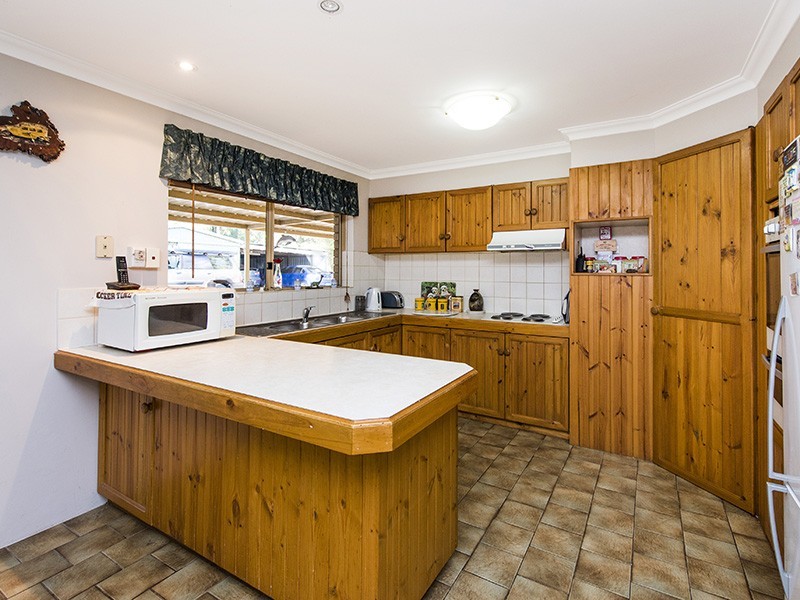 12 Lofthouse Drive, Leschenault WA 6233