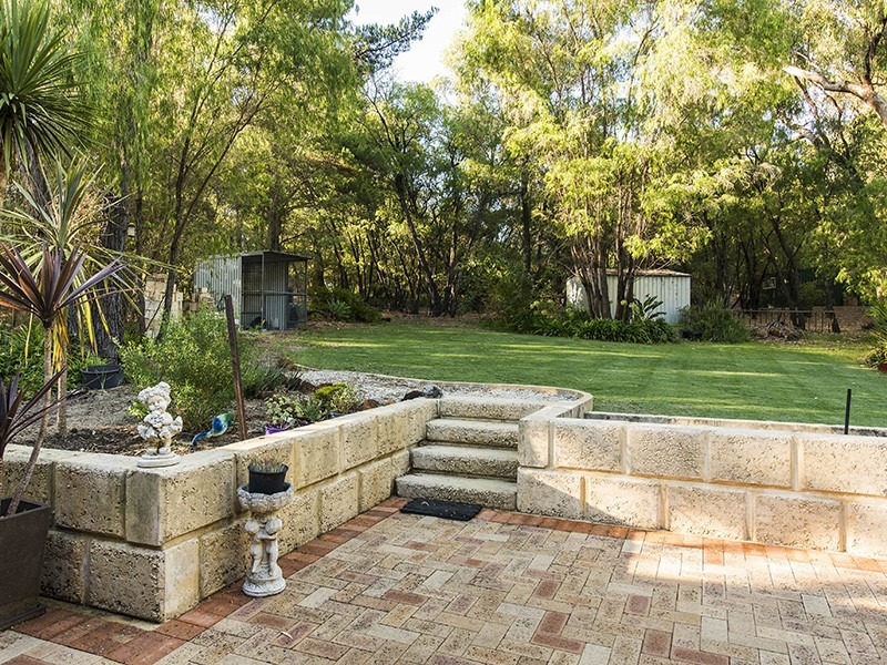 12 Lofthouse Drive, Leschenault WA 6233