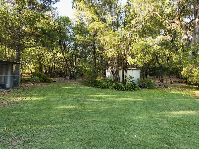 12 Lofthouse Drive, Leschenault WA 6233