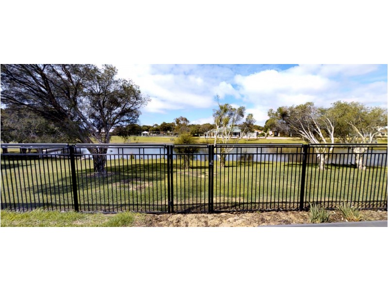 13 Gleneagles Way, Pelican Point WA 6230