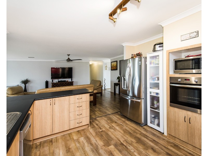 16 Nepean Turn, Millbridge WA 6232