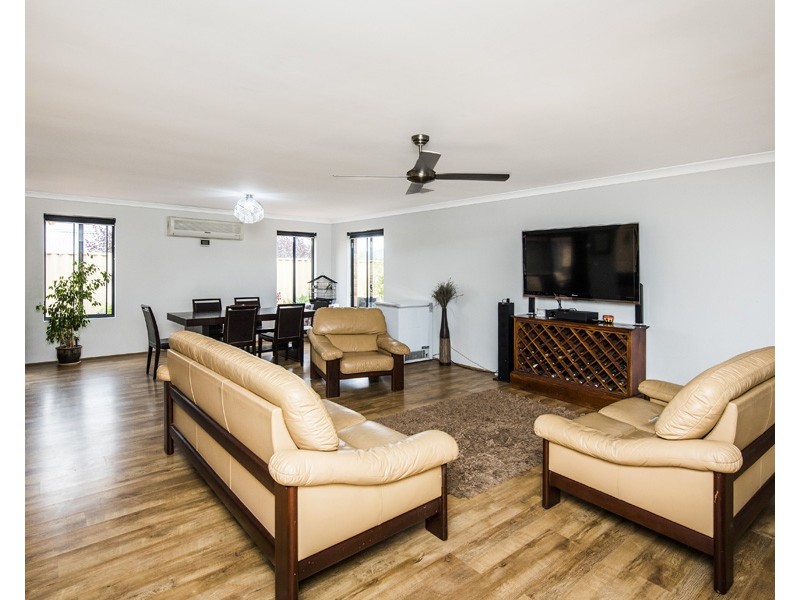 16 Nepean Turn, Millbridge WA 6232