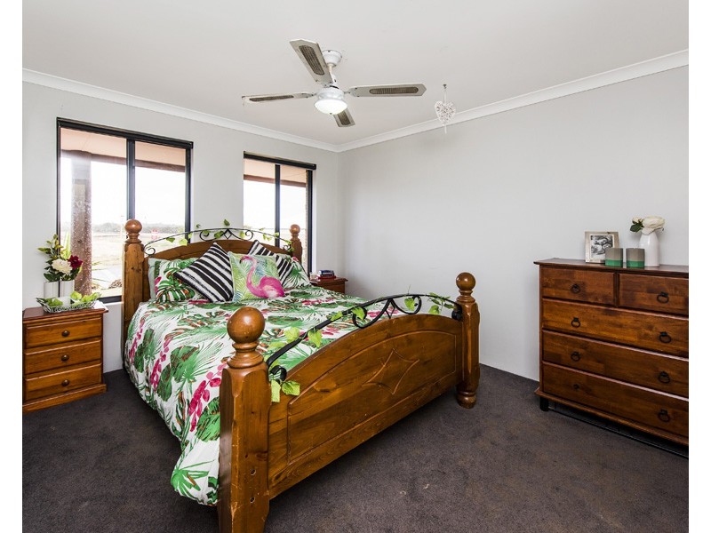 16 Nepean Turn, Millbridge WA 6232