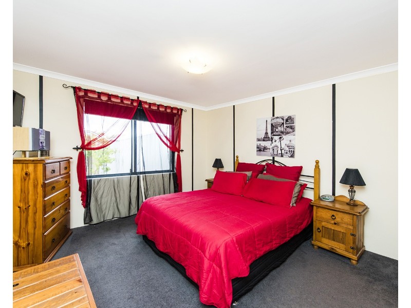16 Nepean Turn, Millbridge WA 6232