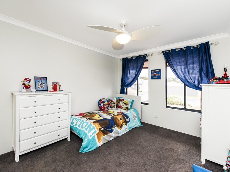 16 Nepean Turn, Millbridge WA 6232