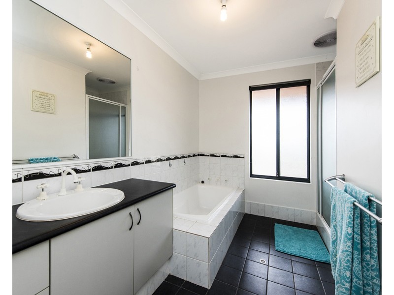 16 Nepean Turn, Millbridge WA 6232