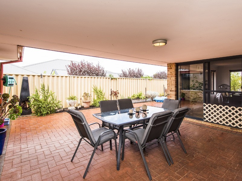 16 Nepean Turn, Millbridge WA 6232