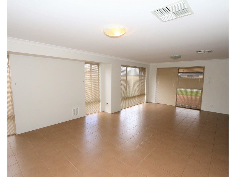 15 Beraking Loop, Dalyellup WA 6230