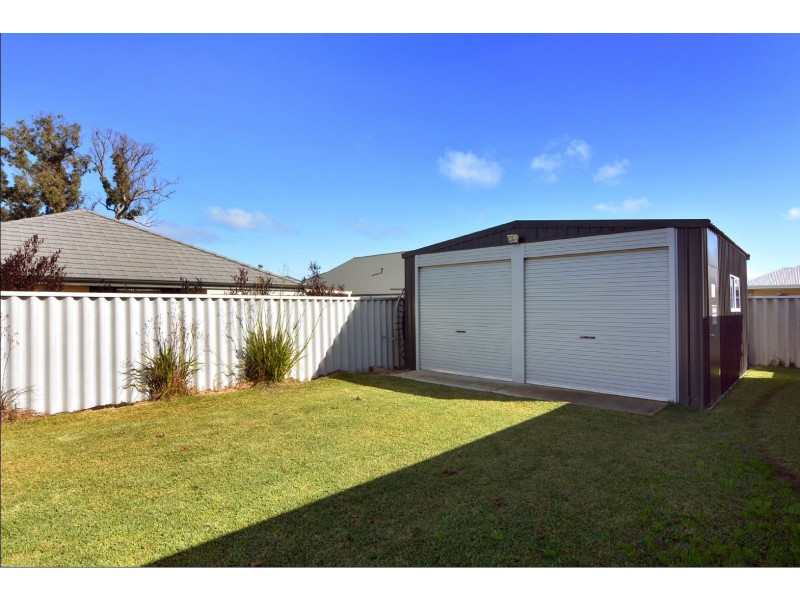 8 Stockton Way, Dalyellup WA 6230