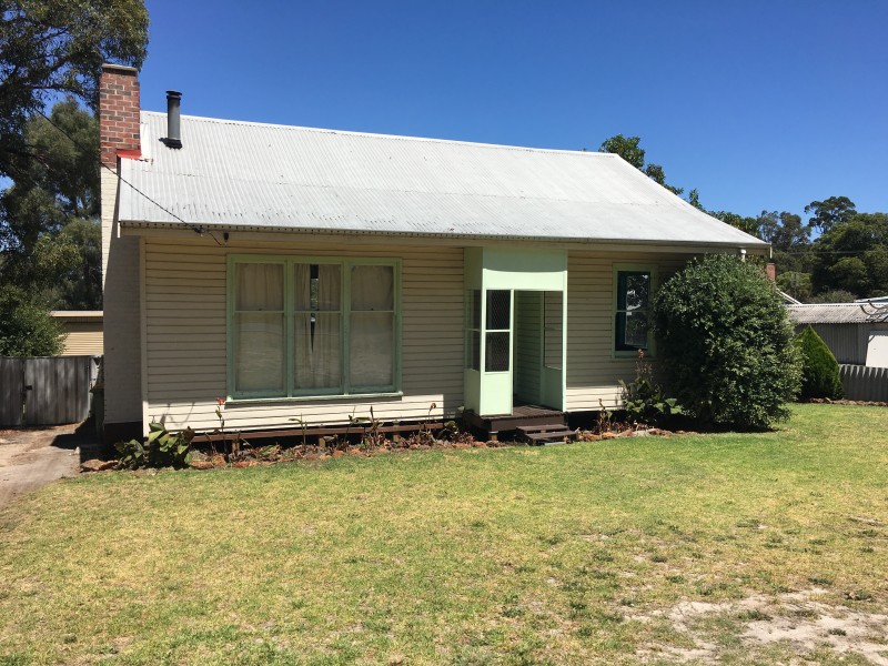 11 Cable Street, Collie WA 6225